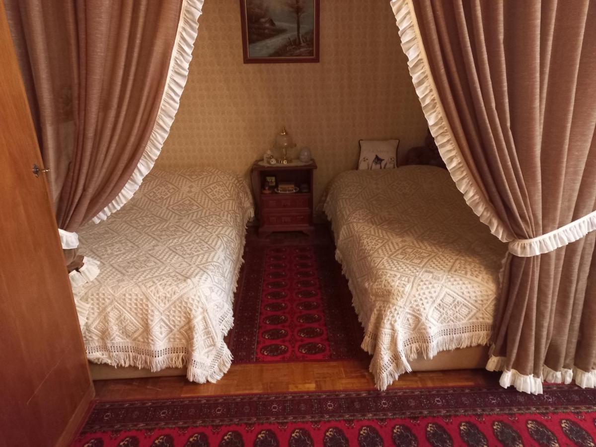 Ferienwohnung ,,Wohnen Wie Zu Grossmutter'S Zeiten'' Viena Exterior foto