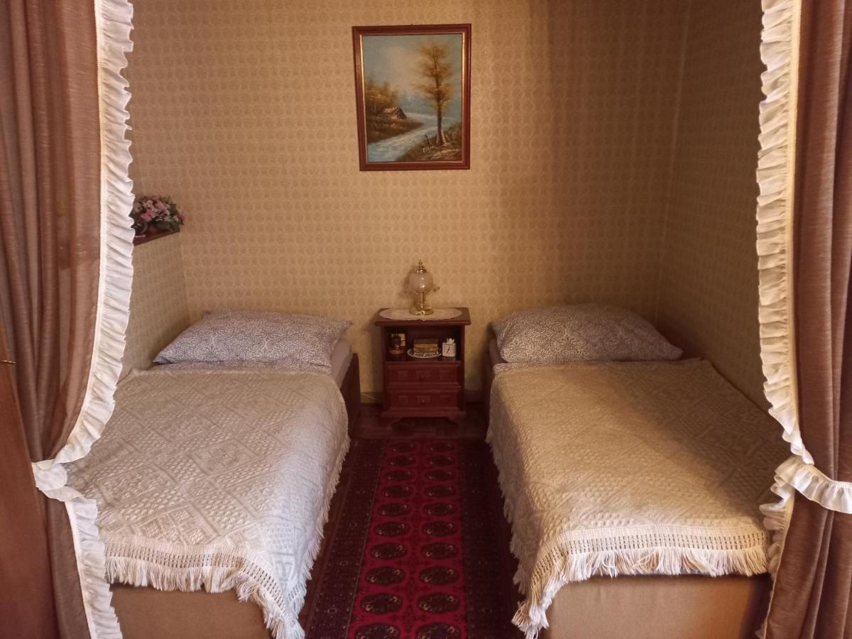 Ferienwohnung ,,Wohnen Wie Zu Grossmutter'S Zeiten'' Viena Exterior foto